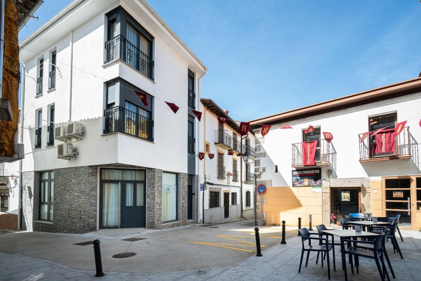 Apartamentos La Plazuela Banos De Montemayor Exterior foto