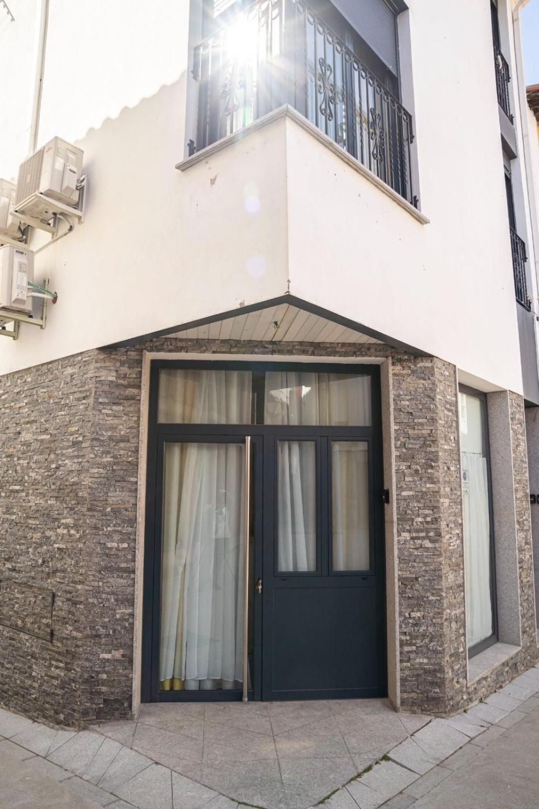 Apartamentos La Plazuela Banos De Montemayor Exterior foto